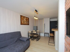 Living area - Gartengeschoss in der Nähe von Strand und Hafen by Interhome (Cap d'Agde)