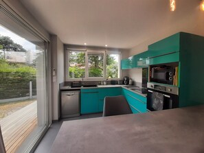 Kühlschrank, Mikrowelle, Ofen, Geschirrspüler