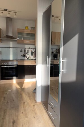 Fridge, oven, cookware/dishes/utensils - De Wickinger by Interhome (Wervershoof)