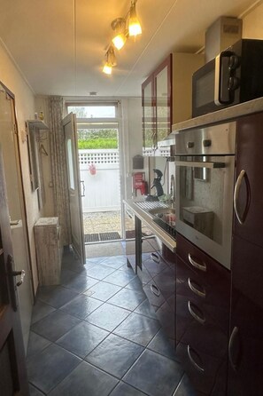 Refrigerador y utensilios de cocina 