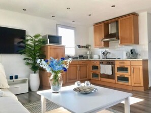 Fridge, microwave, oven, cookware/dishes/utensils - Haus DE BLAUWE REIGER by Interhome (Wervershoof)