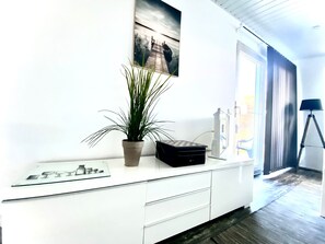 Interior - Isabella by Interhome (Wervershoof)