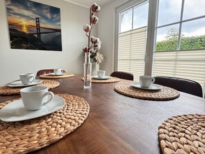 Dining - Ela mit Holzgrill, Garten und Terrasse by Interhome (Wervershoof)