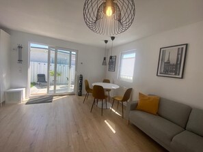 Interior - Sonnenschein by Interhome (Wervershoof)