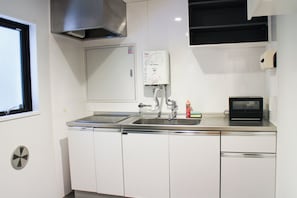 Private kitchen - HOSTEL EstLiLas KANDA (Tokyo)