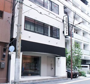 Exterior - HOSTEL EstLiLas KANDA (Chiyoda City Iwamotochō)