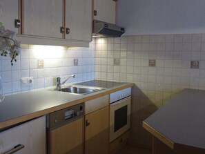 Fridge, oven, dishwasher, cookware/dishes/utensils - Zedlacherhof by Interhome (Matrei in Osttirol)