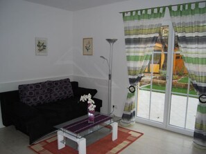 TV - Florian 1 in Bezirk 21-Floridsdorf by Interhome (Vienna)