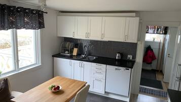 Refrigerador, microondas, horno y lavavajillas