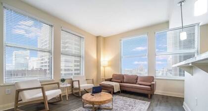Downtown Oasis with city view! 2 Private Bedrooms + Full Kitchen + Fitness