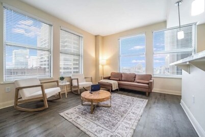 Downtown Oasis with city view! 2 Private Bedrooms + Full Kitchen + Fitness