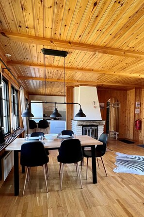 Dining - mit Garten, Grill und Terrasse by Interhome (Hultsfred)