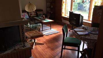 Télévision, cheminée