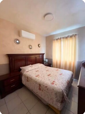 Ferros/tábuas de passar roupa, Wi-Fi, roupa de cama