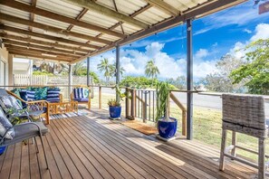 Terrace/patio - Shells on Scenic – Relaxed Coastal Living by the Sea (Yeppoon)