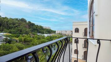Chambre Quadruple Familiale, balcon | Vue depuis le balcon