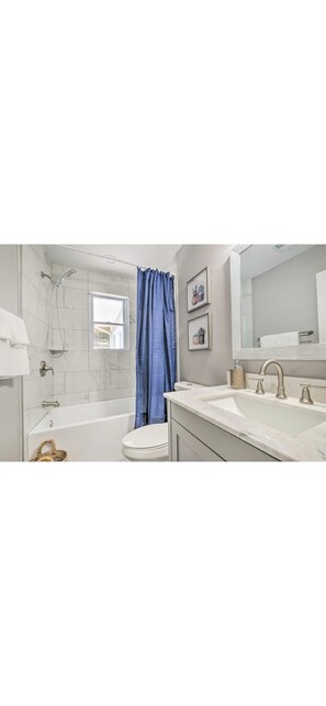 Towels, soap, toilet paper - Charming DC Home Near Transit and Local Hotspots (Washington)