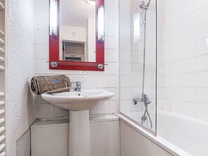 Towels - Les Olympiades by Interhome (Val Thorens)
