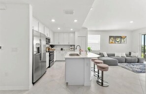 Paper towels - Luxury 3-bedroom condo in beautiful Wellen Park (Venice)