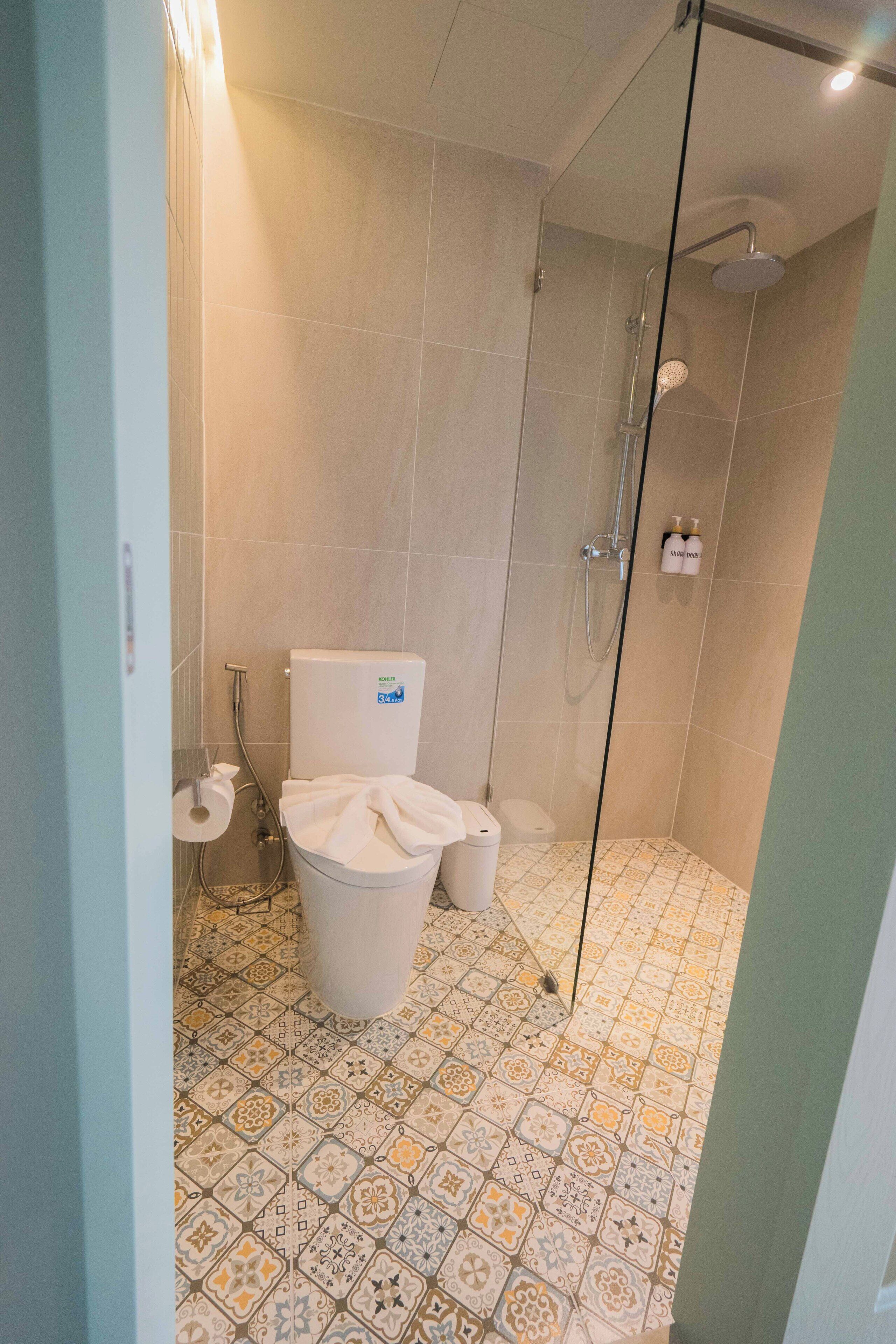 行政套房, 1 張特大雙人床, 城市景 | 浴室 | 淋浴設備、雨淋花灑、免費梳洗用品、風筒