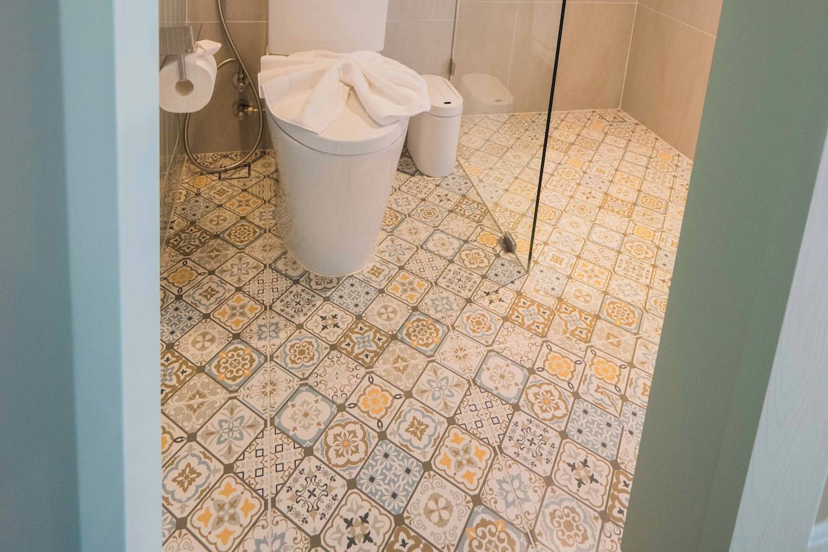 Phòng Suite Executive, 1 giường cỡ king, quang cảnh thành phố | Phòng tắm | Buồng tắm vòi sen, vòi sen phun mưa, đồ dùng nhà tắm miễn phí