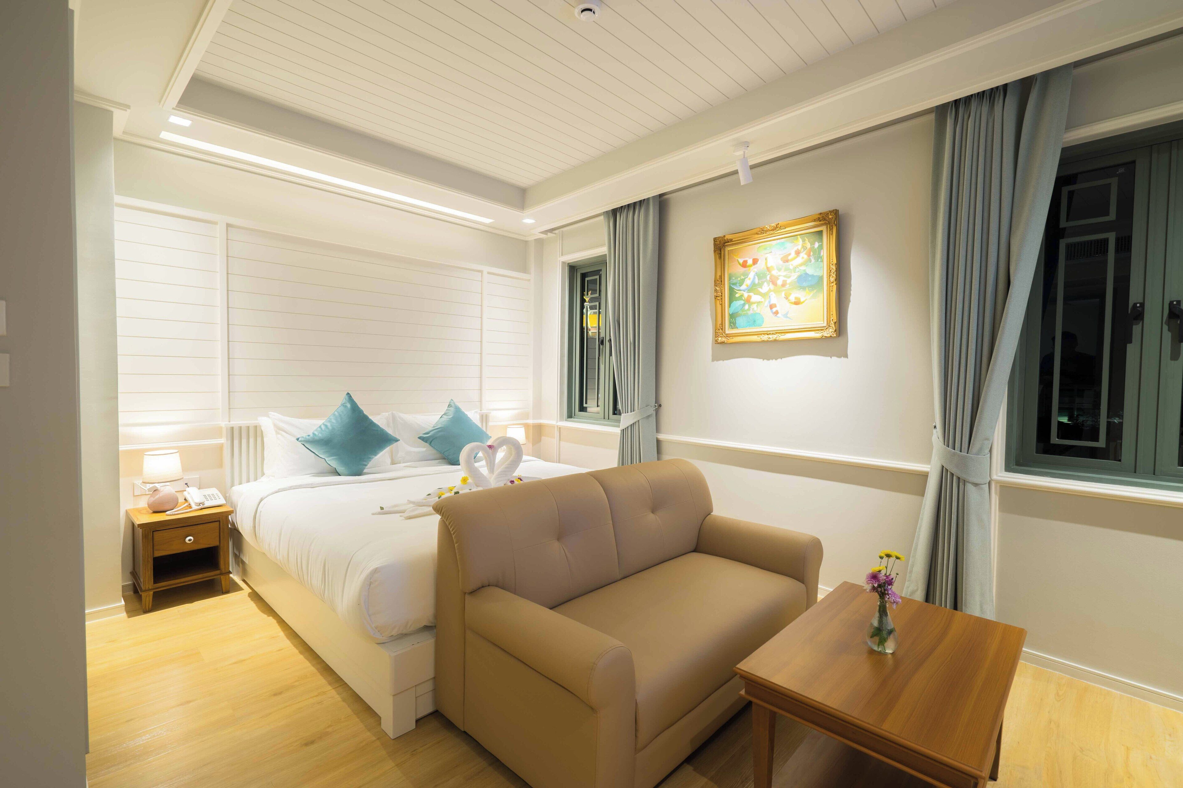 Executive Suite, City View | Premium bedding, in-room safe, desk, blackout curtains