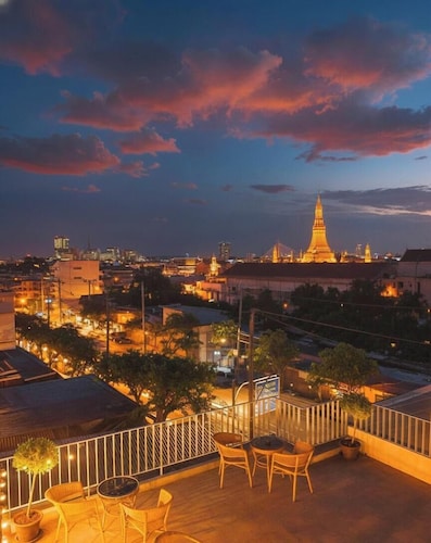 TUAN Hotel Bangkok near Wat Arun