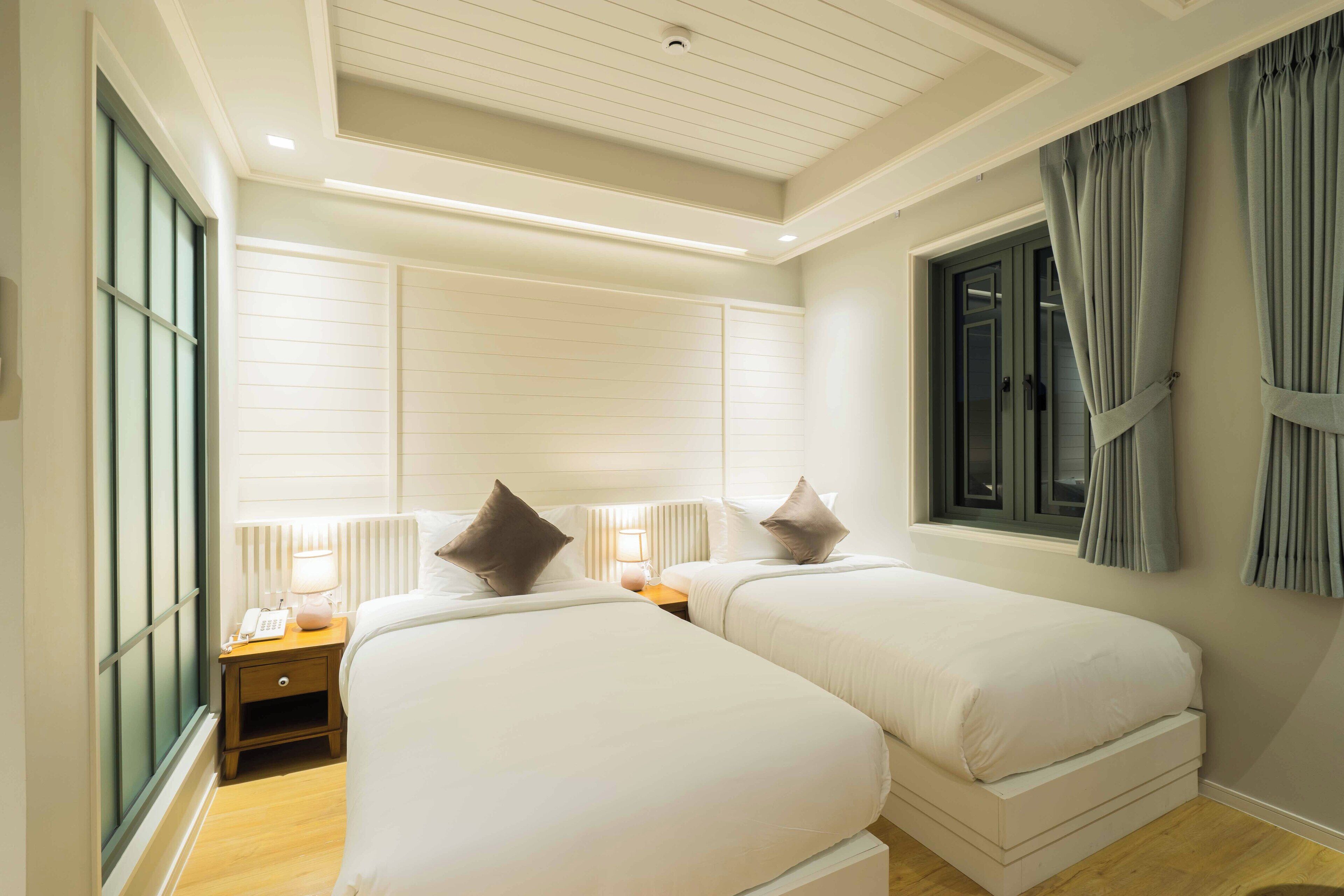 Deluxe Twin Room, City View | Premium bedding, in-room safe, desk, blackout curtains