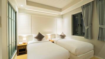 Deluxe Twin Room, City View | Premium bedding, in-room safe, desk, blackout curtains