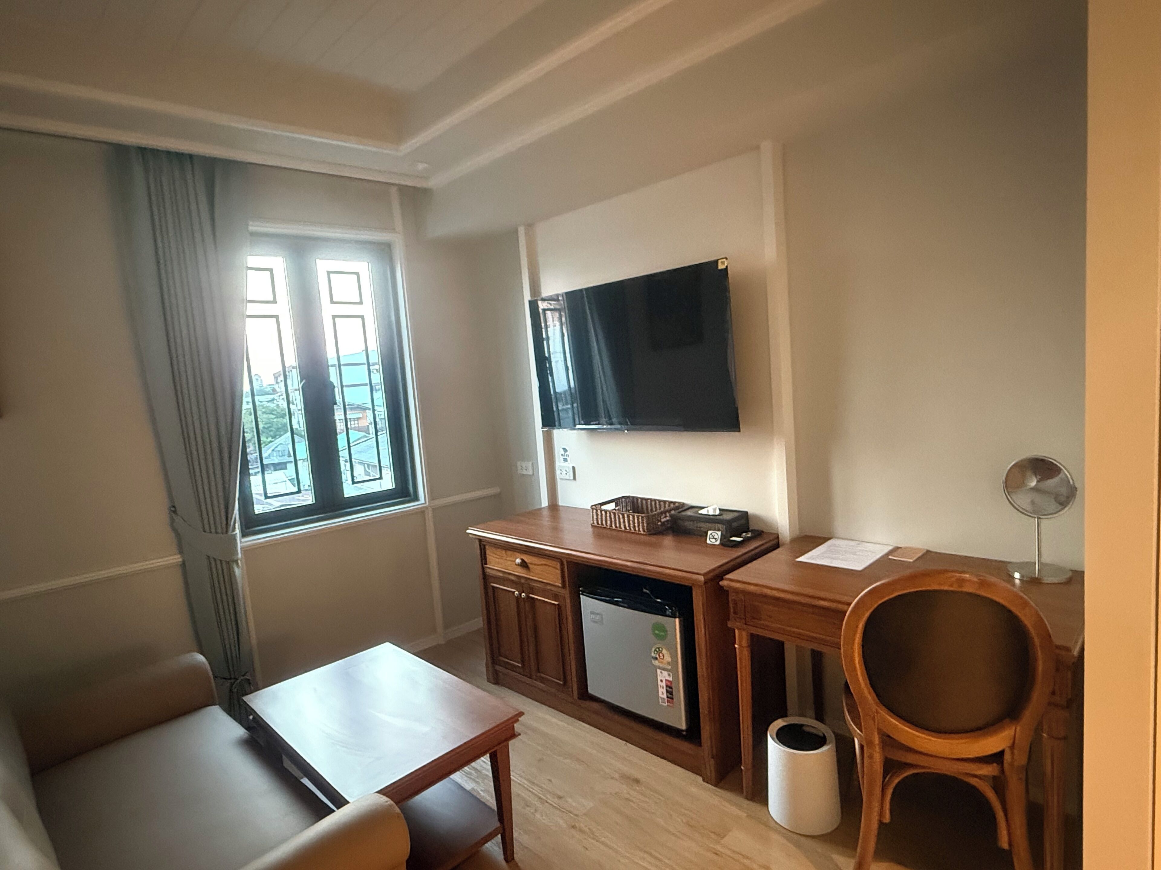 Executive Suite, City View | In-room safe, desk, blackout drapes, free WiFi