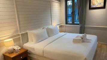 Coffres-forts dans les chambres, bureau, rideaux occultants