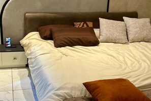 Room - Bytup 2Bedroom Apt in Lekki,24Hrs Light, Wifi ,Fully Serviced Apartment , Water Heater Smart tv (Ibeju)