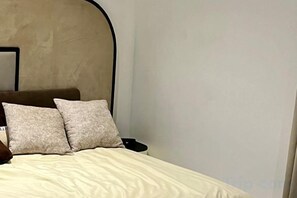 Room - Bytup 2Bedroom Apt in Lekki,24Hrs Light, Wifi ,Fully Serviced Apartment , Water Heater Smart tv (Ibeju)