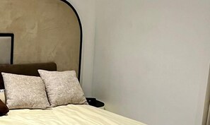 Room - Bytup 2Bedroom Apt in Lekki,24Hrs Light, Wifi ,Fully Serviced Apartment , Water Heater Smart tv (Ibeju)