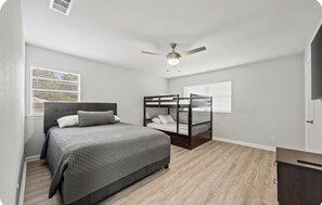 3 Schlafzimmer, Bügeleisen/Bügelbrett, WLAN, Bettwäsche