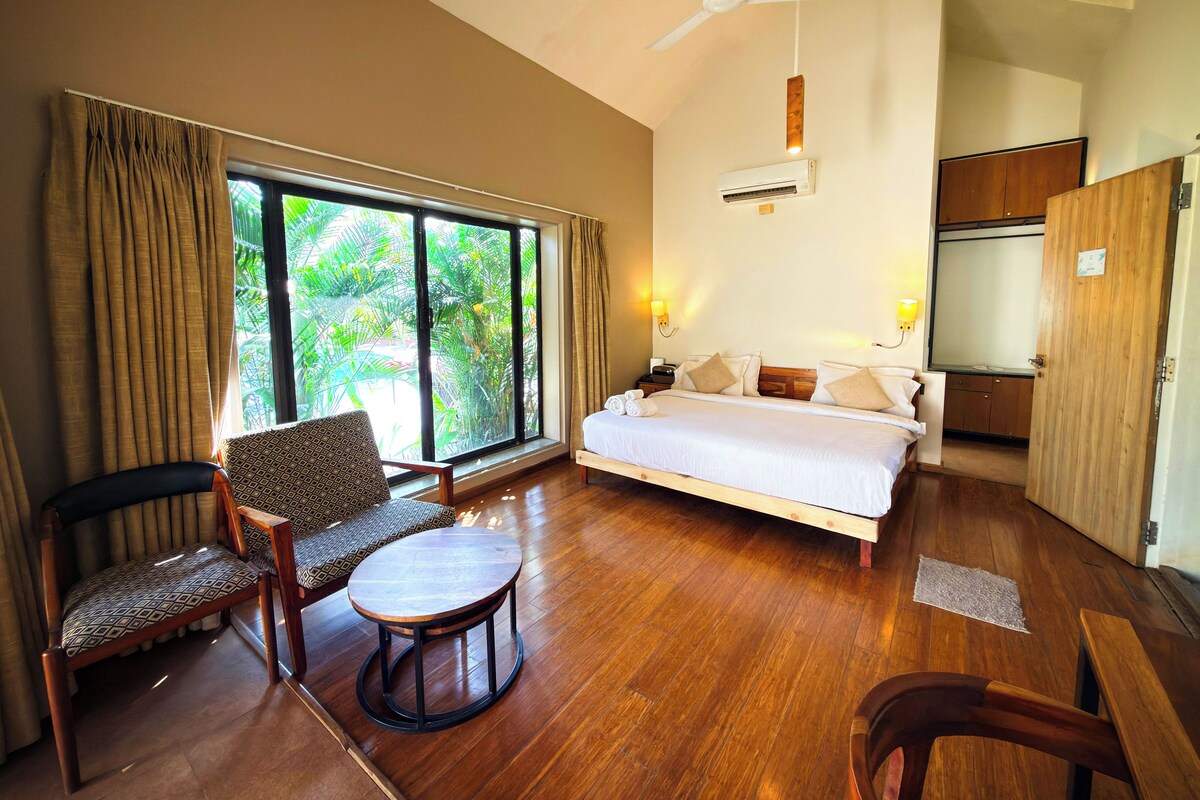 Twin Room, Courtyard View | Down comforters, memory foam beds, in-room safe, laptop workspace