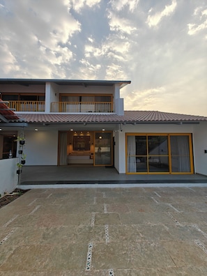 Fachada de la propiedad