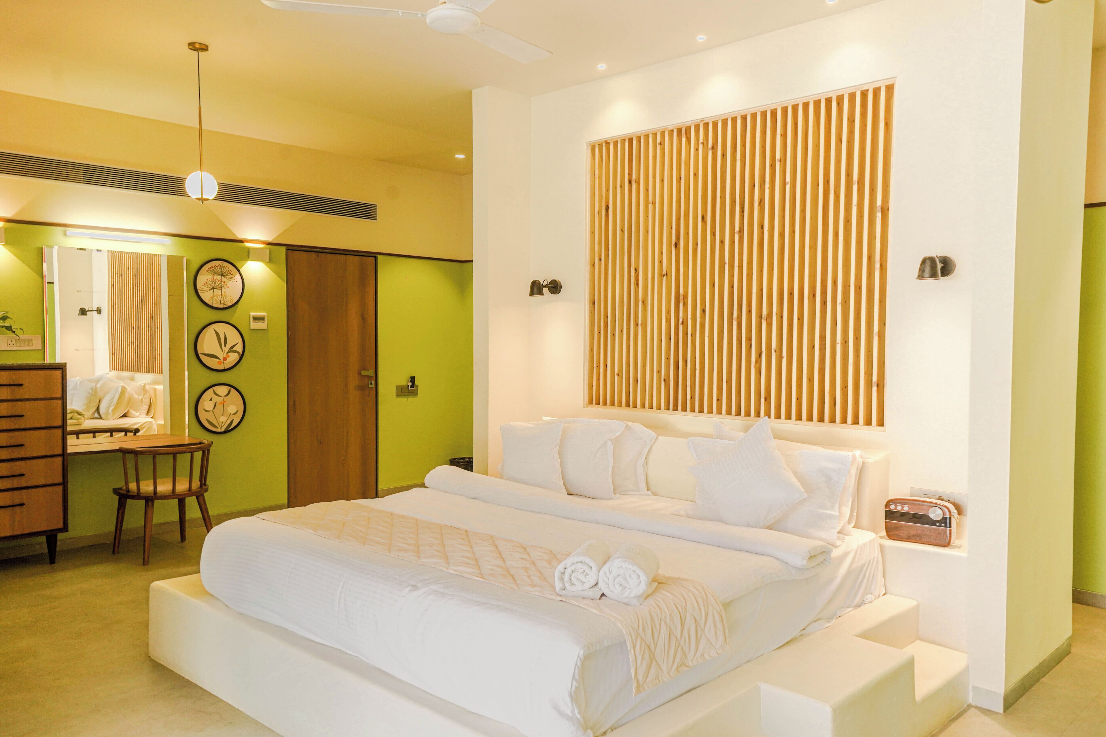 Habitación de luna de miel con 2 camas individuales | Camas con efecto memoria y caja de seguridad en la habitación 