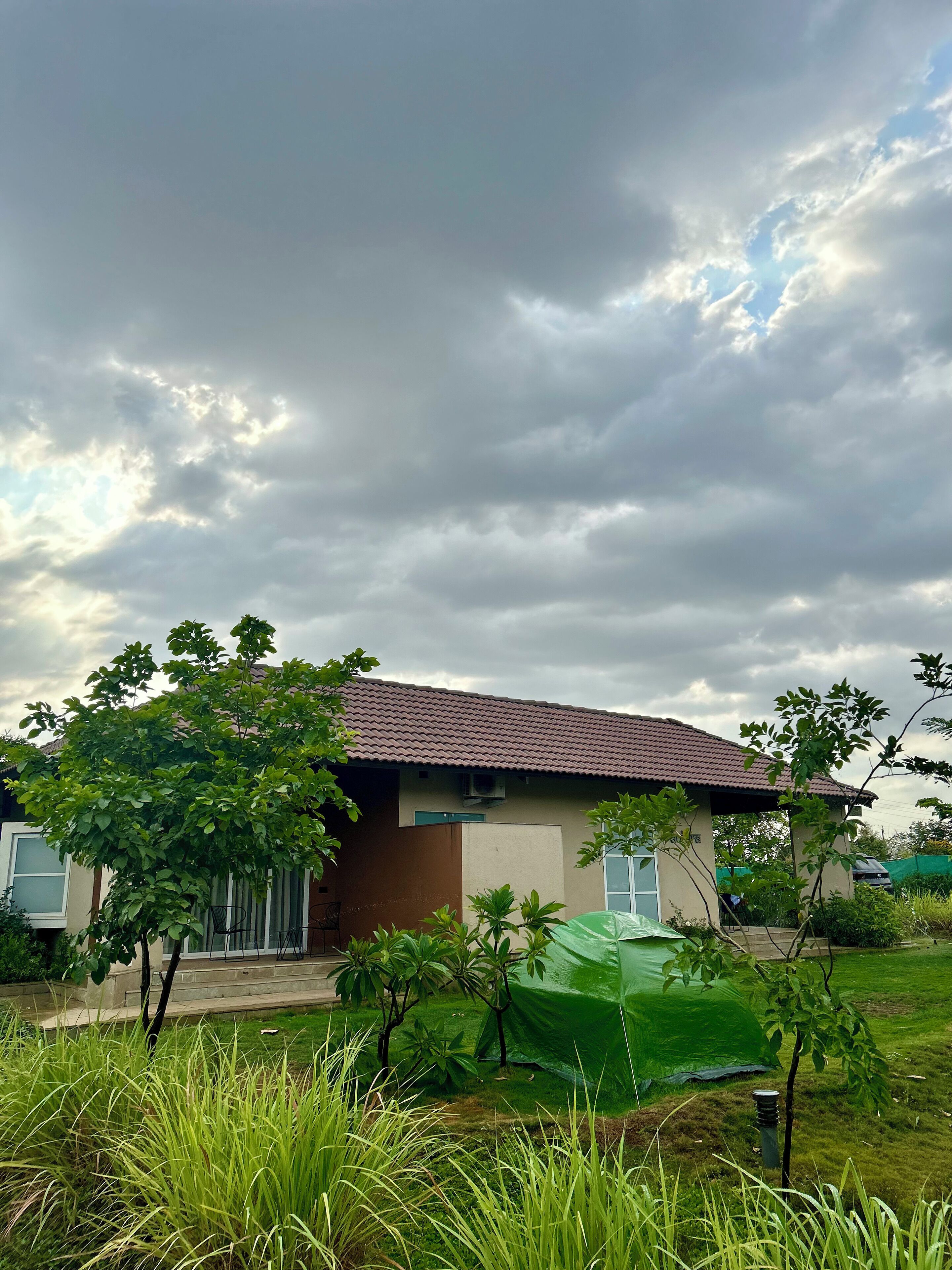 ด้านหน้าที่พัก