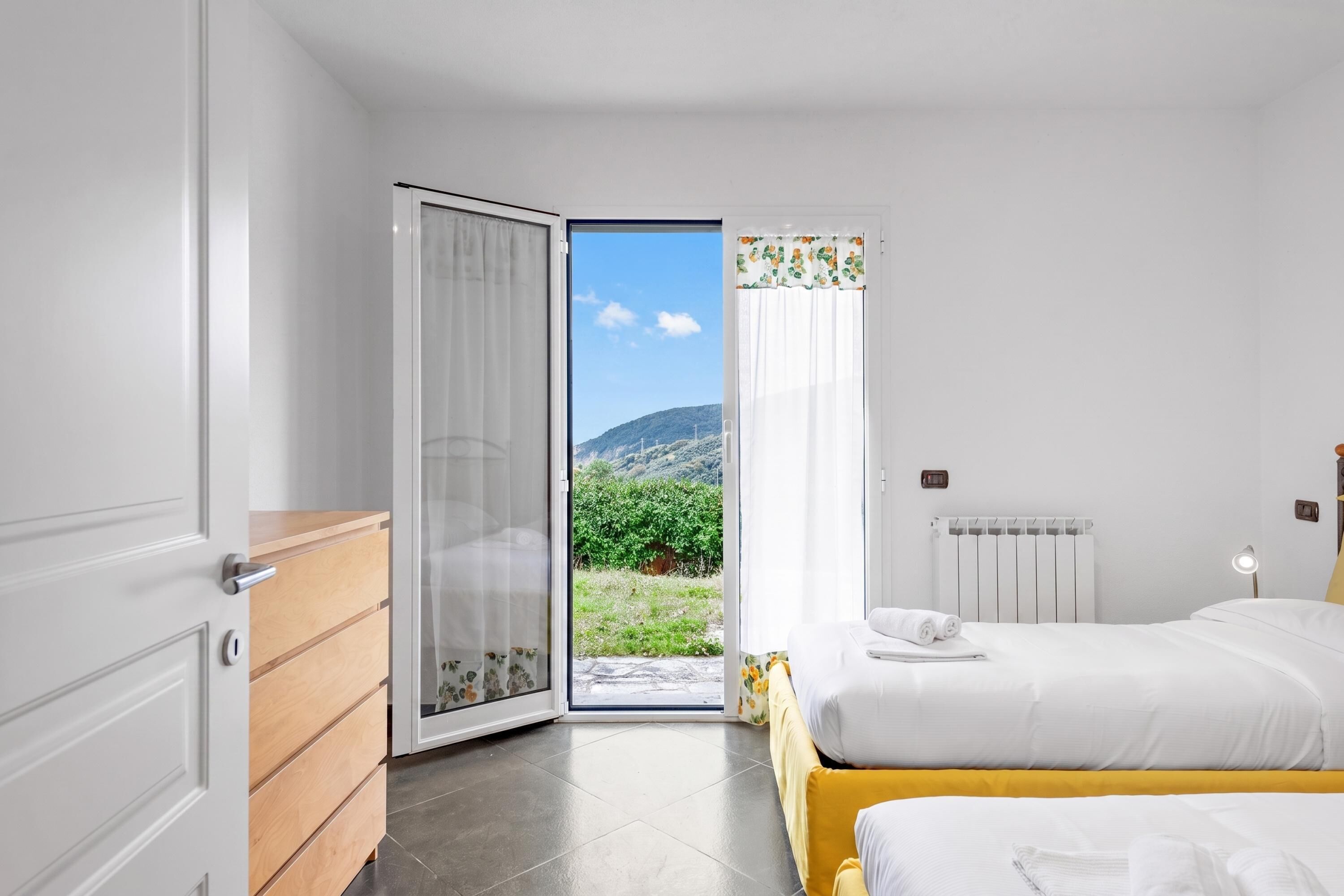 Family Villa, 5 Bedrooms, 2 Bathrooms (Moneglia Villa in A Quiet Place)