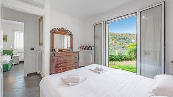 Familienvilla, Mehrere Schlafzimmer, 2 Bäder (Moneglia Villa in A Quiet Place) | Ausblick vom Zimmer