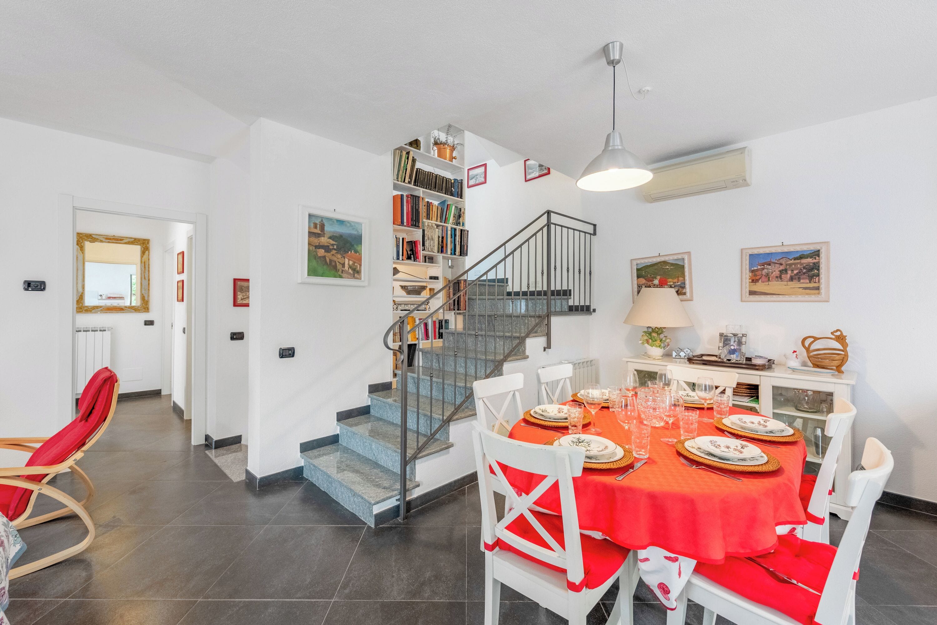 Family Villa, Multiple Bedrooms, 2 Bathrooms (Moneglia Villa in A Quiet Place) | Dining