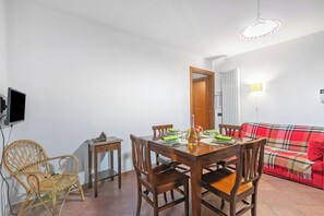 Family Apartment, Multiple Bedrooms (The Sunflower) | Dining - The Sunflower (Bardonecchia)