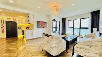 Apartment, 3 Schlafzimmer, Balkon, Meerblick | Wohnbereich