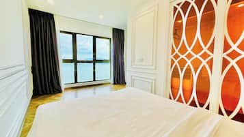 In-room safe, blackout drapes, soundproofing, free WiFi