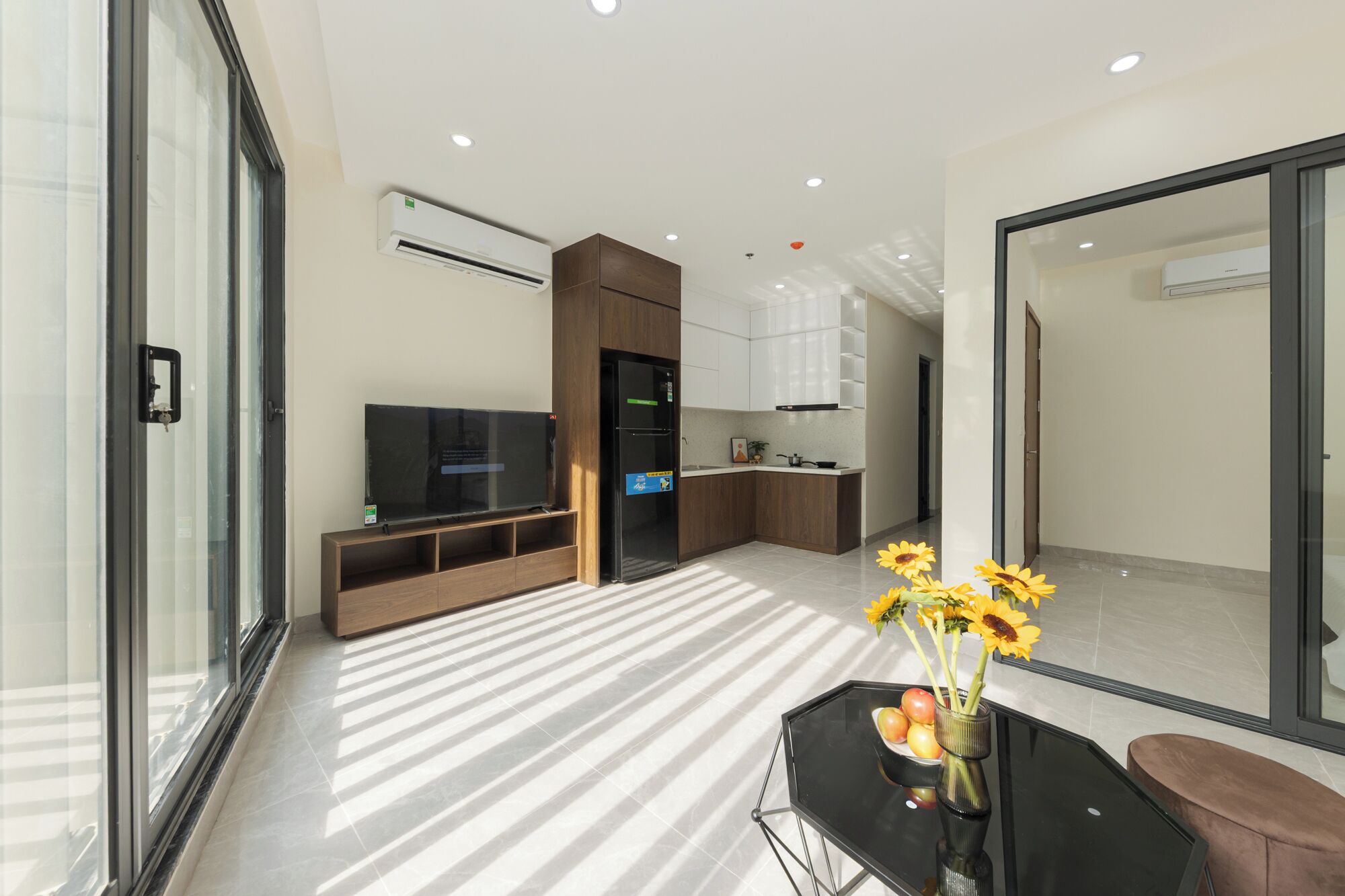 Télévision à écran plat de 32 pouces avec chaînes par câble