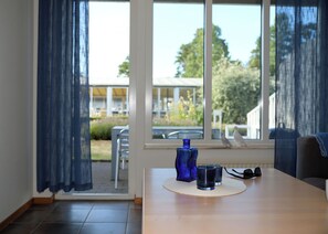 Villa, kilátással a kertre | Udvarra néző