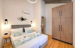 6 bedrooms, in-room safe, iron/ironing board, travel cot - Roustico Luxury Villa Private Pool and Heated Whirlpool (Rethymnon)