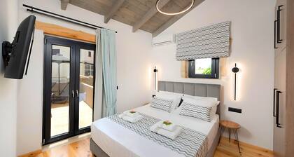 Roustico Luxury Villa Heated Pool and Whirlpool