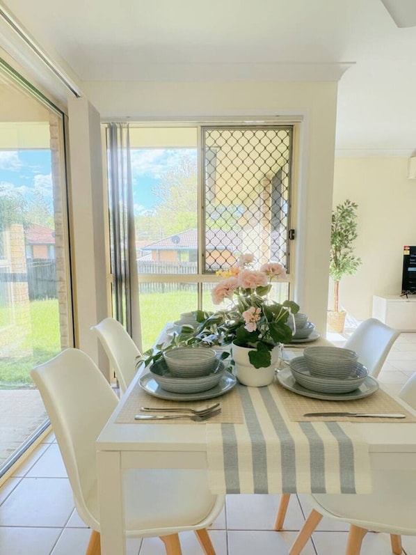 Dining - Riverview Modern Haven | Entire 4BR Home (Riverview)